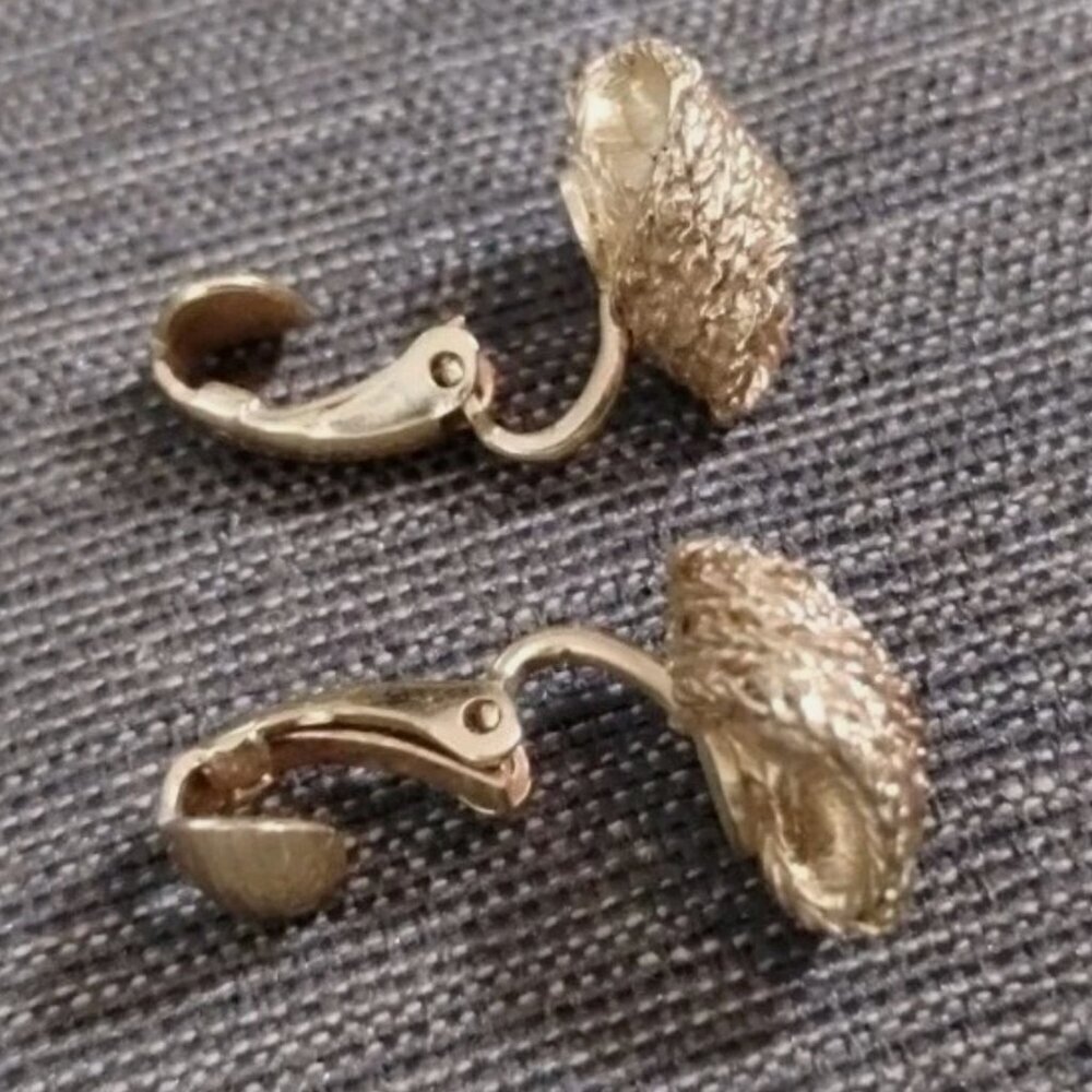 Vintage Christian Dior Knot Gold Tone Clip-On Earrings ~ Signed - Picture 5 of 5